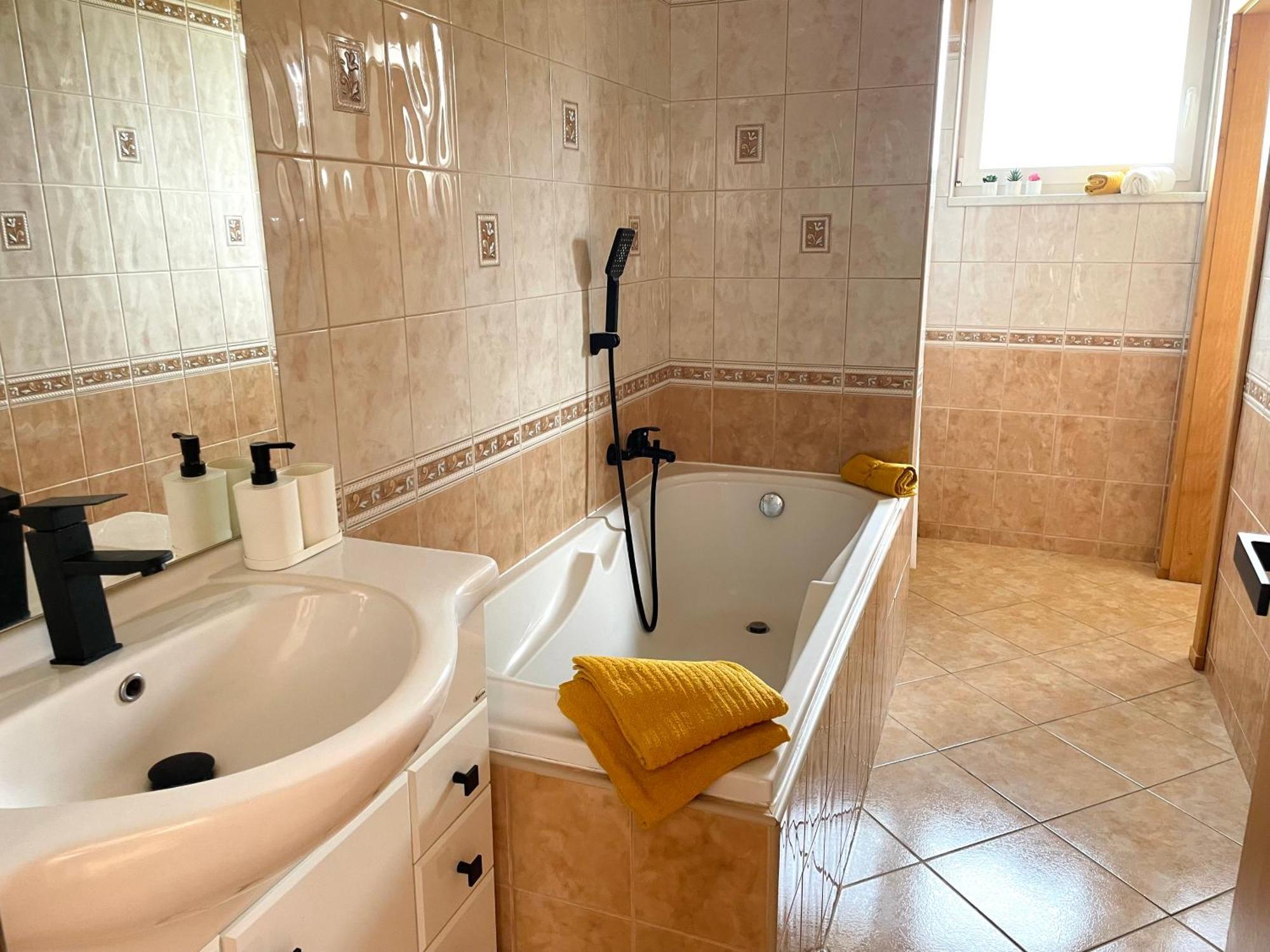 M.F. Apartment Znojmo Luaran gambar